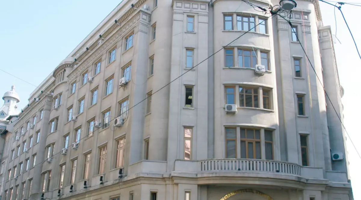 Andronescu ameninţă că închide Spiru Haret