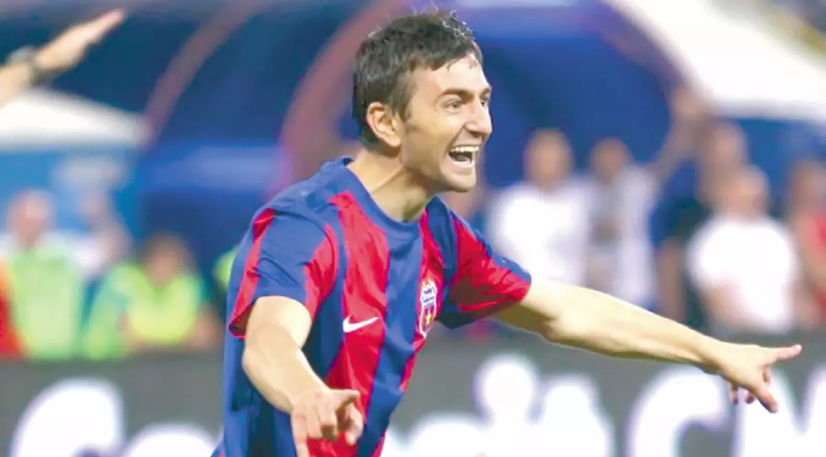 Surdu, luat pe un rând de echipament!