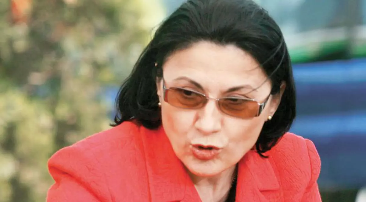 147.700 de absolvenţi în şapte ani