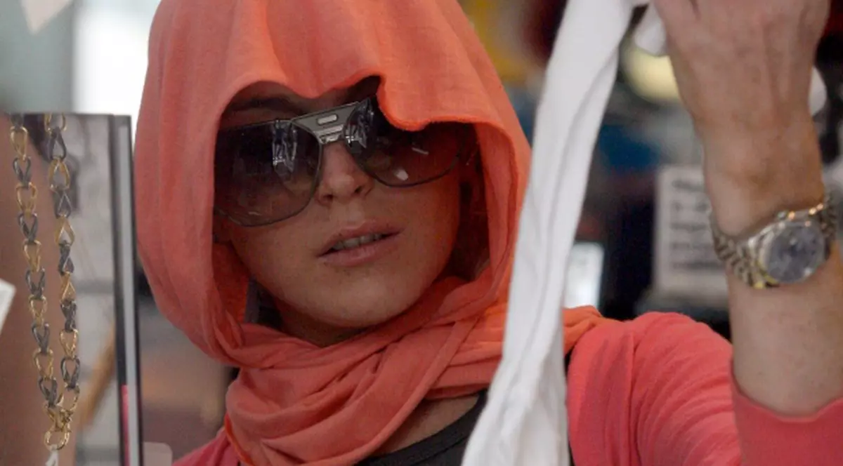 Chiar nu-ţi place cum arăţi, Lindsay?