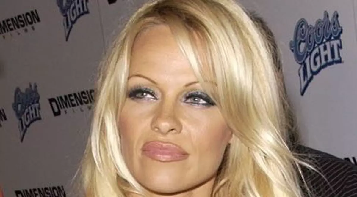 Pamela Anderson: ”În liceu eram nimfomană”