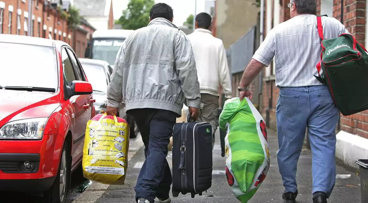 Românii care au fugit din Belfast după atacurile rasiste se întorc