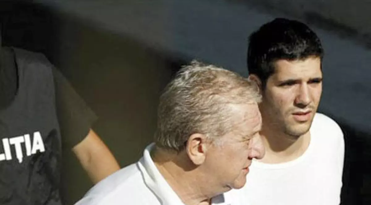 Fiul şefului de la "fabrica de bebeluşi" rămâne în arest