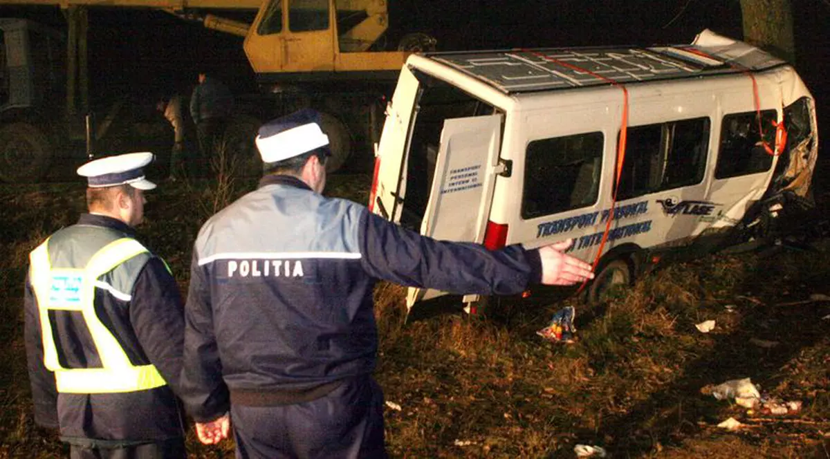11 răniţi, în urma unui grav accident rutier