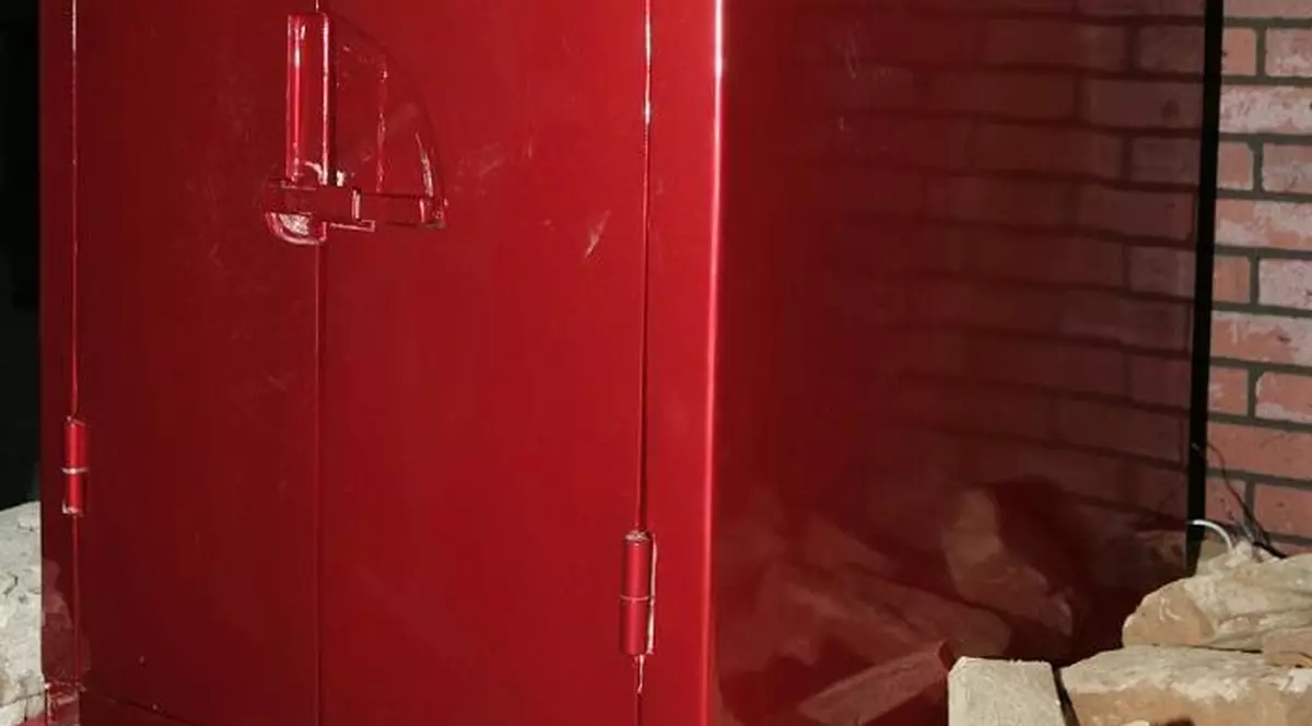 Seiful unei firme şi un bancomat, vandalizate la Oradea