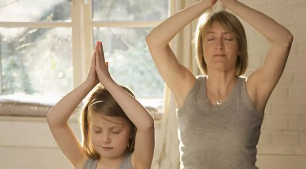 Francezii fac mai mulţi copii, dar mai târziu