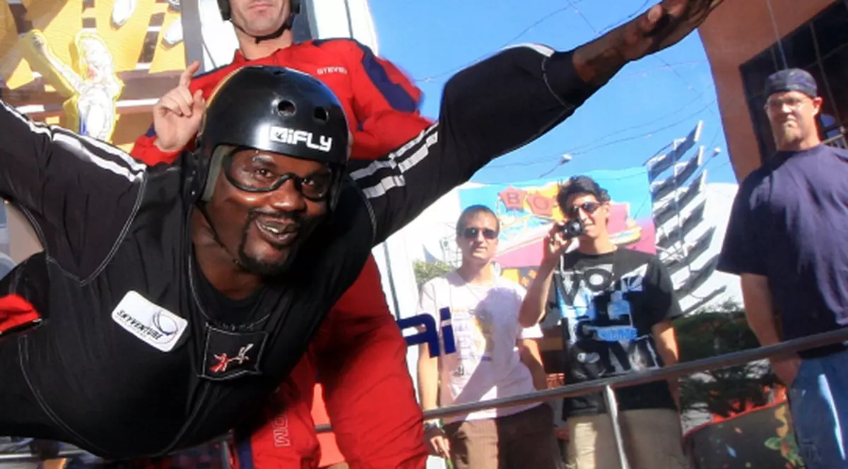 Shaquille O'Neal levitează la Hollywood