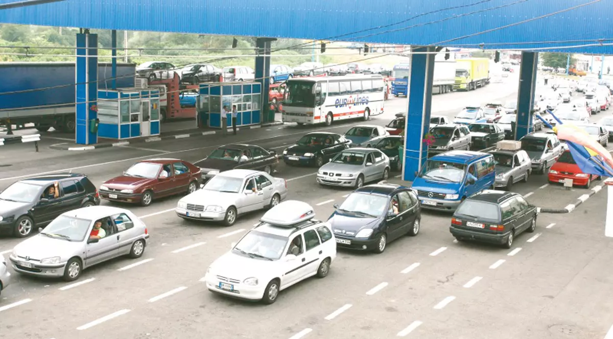 «Asediu» la vămile din vestul ţării