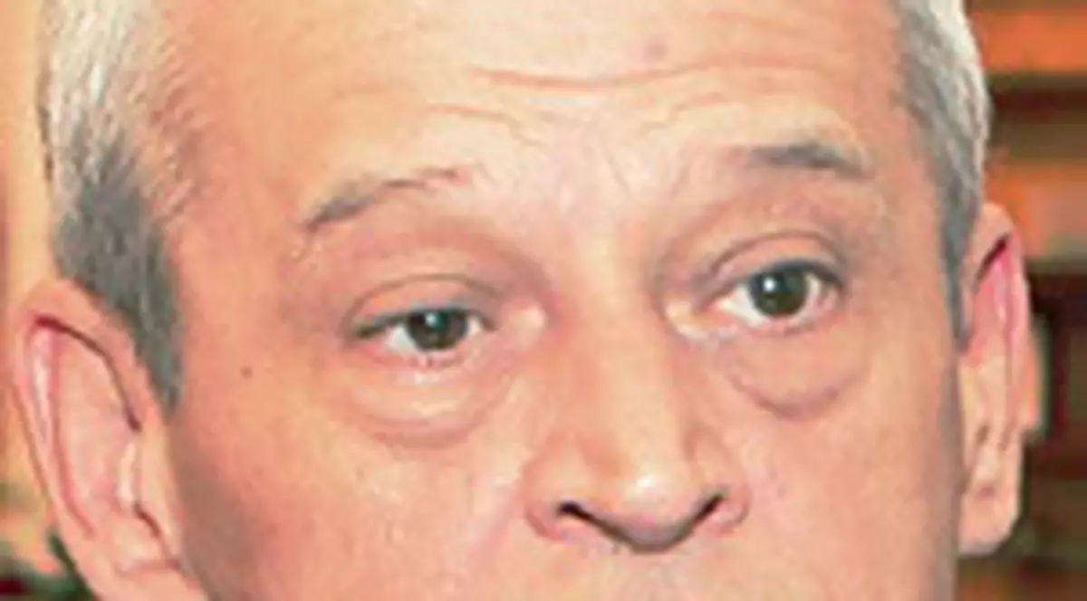 Oprescu dă 700.000 € pe ceasuri aurite