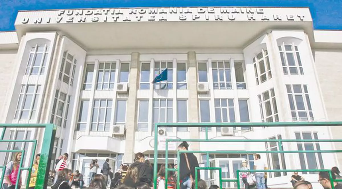 100.000 de studenţi, înnebuniţi de «Abramburica»