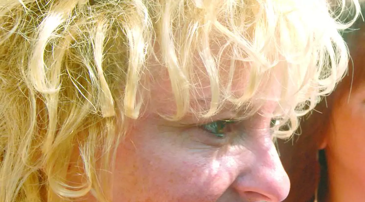 Se prostitua ca să-şi pună silicoane 