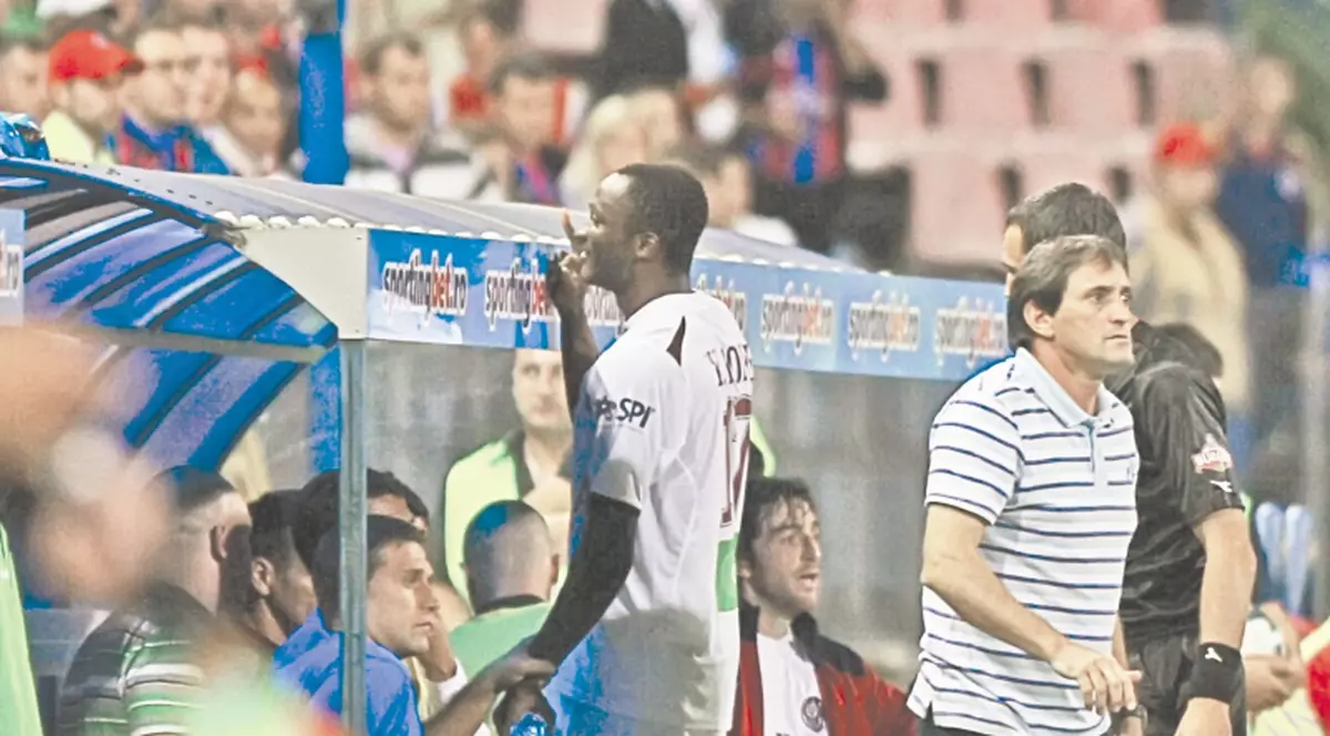 Suspendat două etape cu o poză!