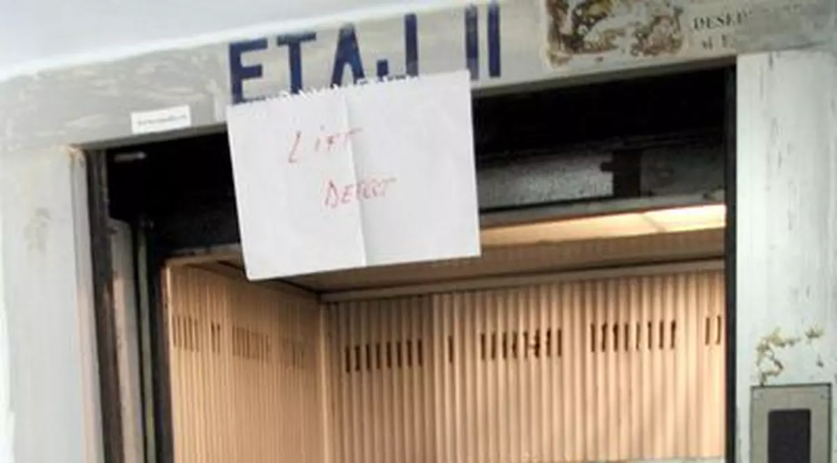 Orice proprietar de apartament trebuie să plătească pentru instalaţiile comune