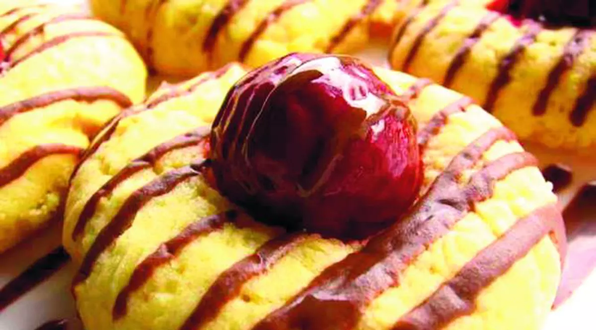 Învaţă să faci fursecuri cu vişine de la un speci alist în gastronomie