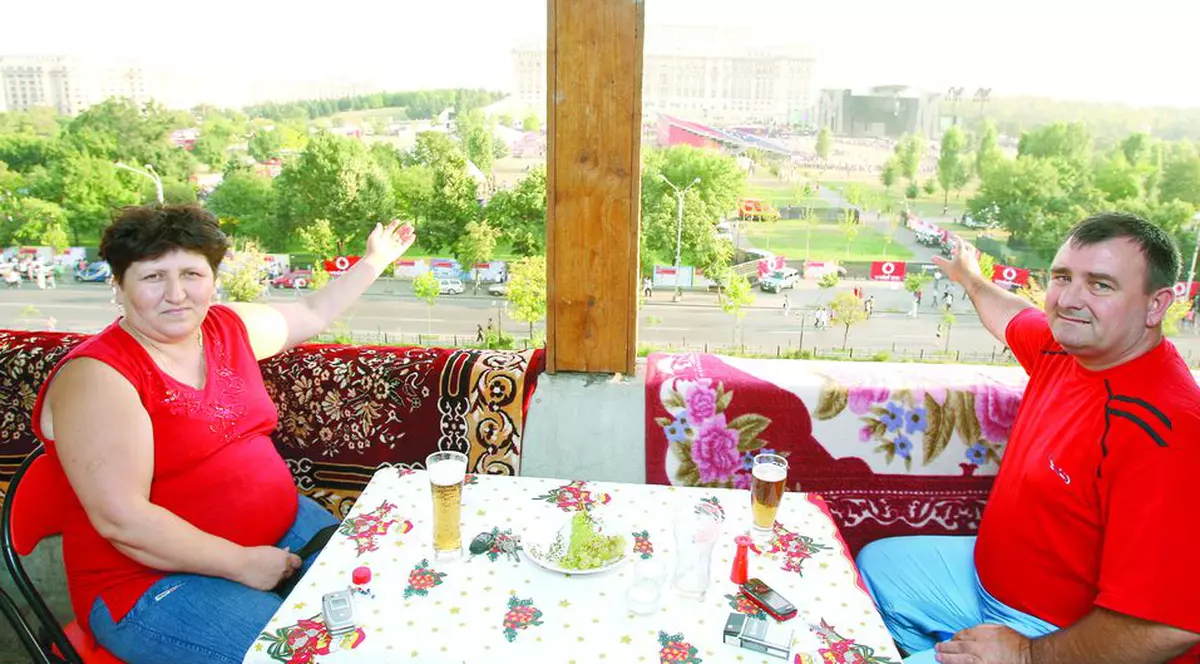 Au urmărit show-ul din balcon