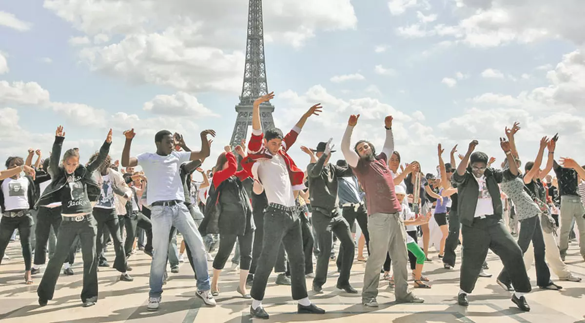 Aşa l-au aniversat pe Michael