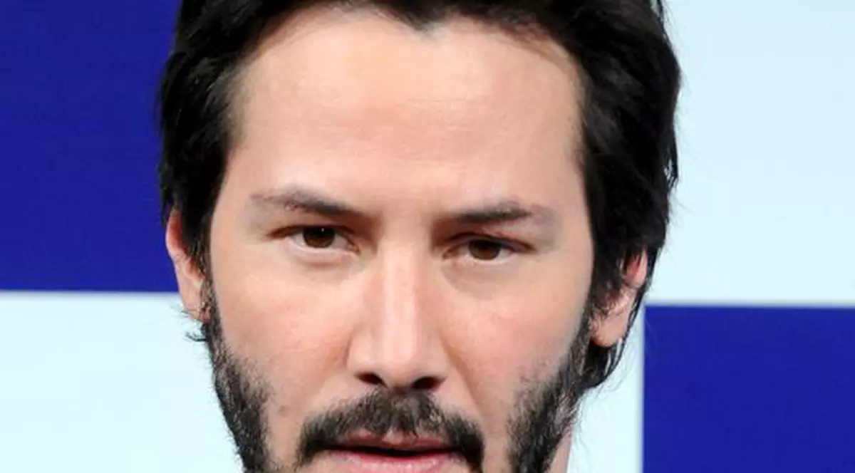 Keanu Reeves va juca într-o comedie romantică