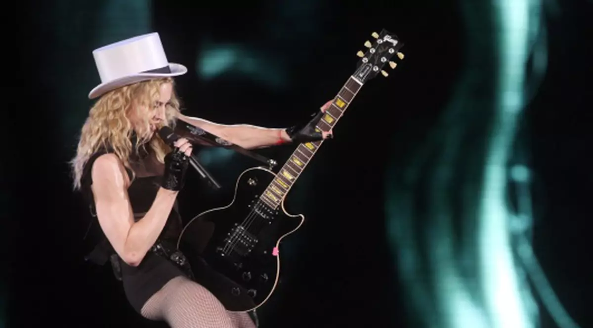 Madonna a leşinat pe scenă!