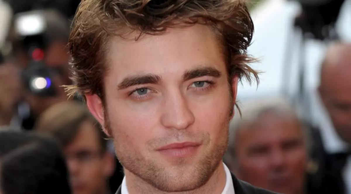 Robert Pattinson, paranoic din cauza notorietăţii