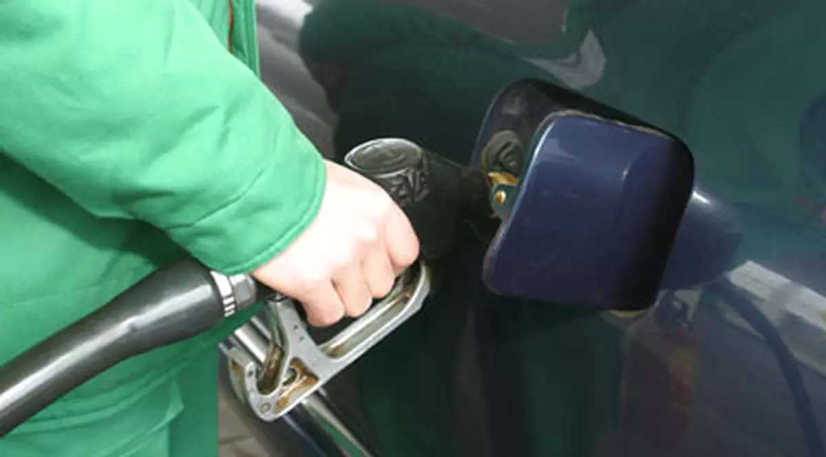 Rompetrol reduce preţul carburanţilor