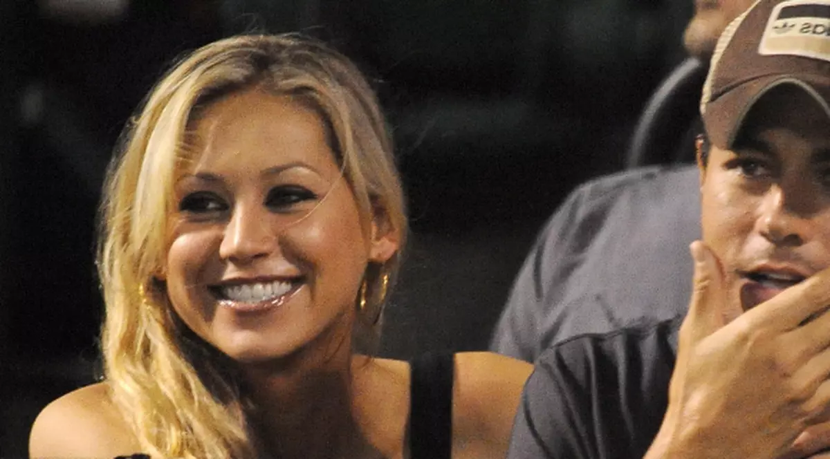 Anna Kournikova: "Eu nu cânt în baie, dar Enrique e bun la tenis"