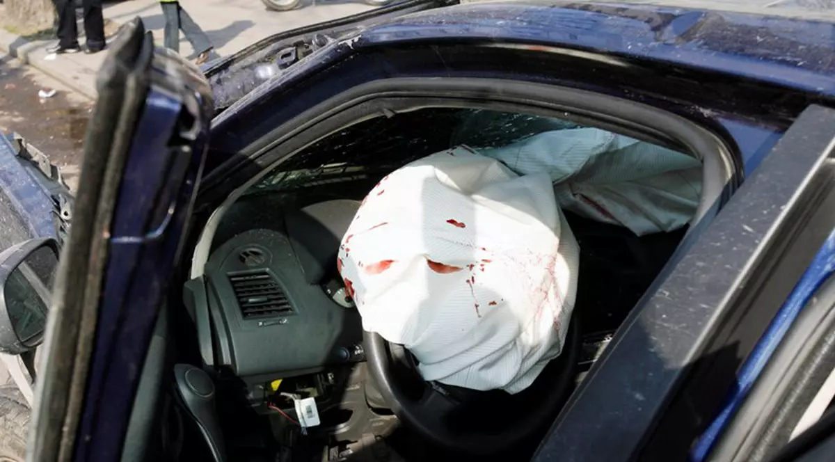 Un mort şi patru răniţi pe DN7