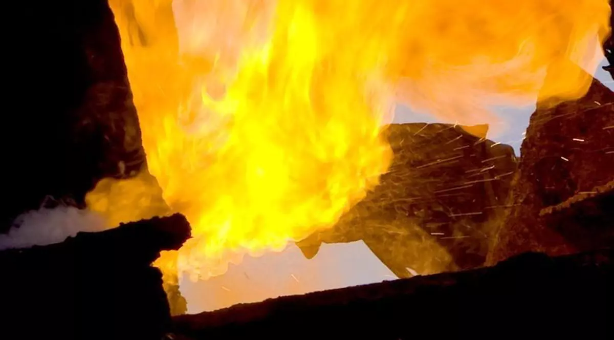 Doi munctori răniţi într-o explozie la Oţelu Roşu