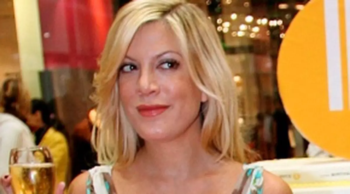 Tori Spelling, dusă de urgenţă la spital