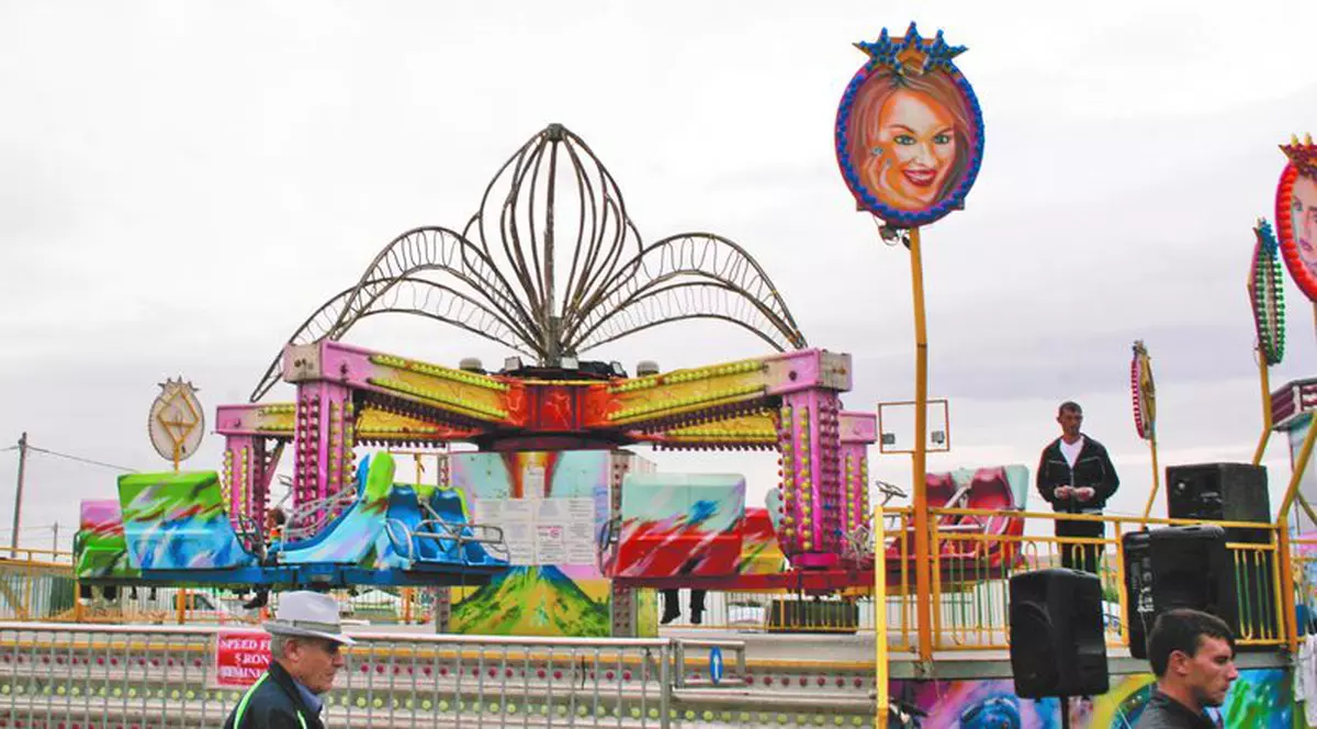 Le-a sărit ulei încins în ochi