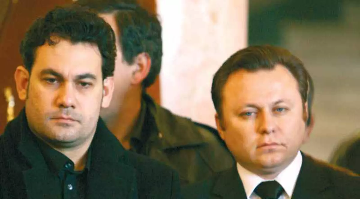 Ionuţ Dolănescu nu a luat din casa tatălui lui!