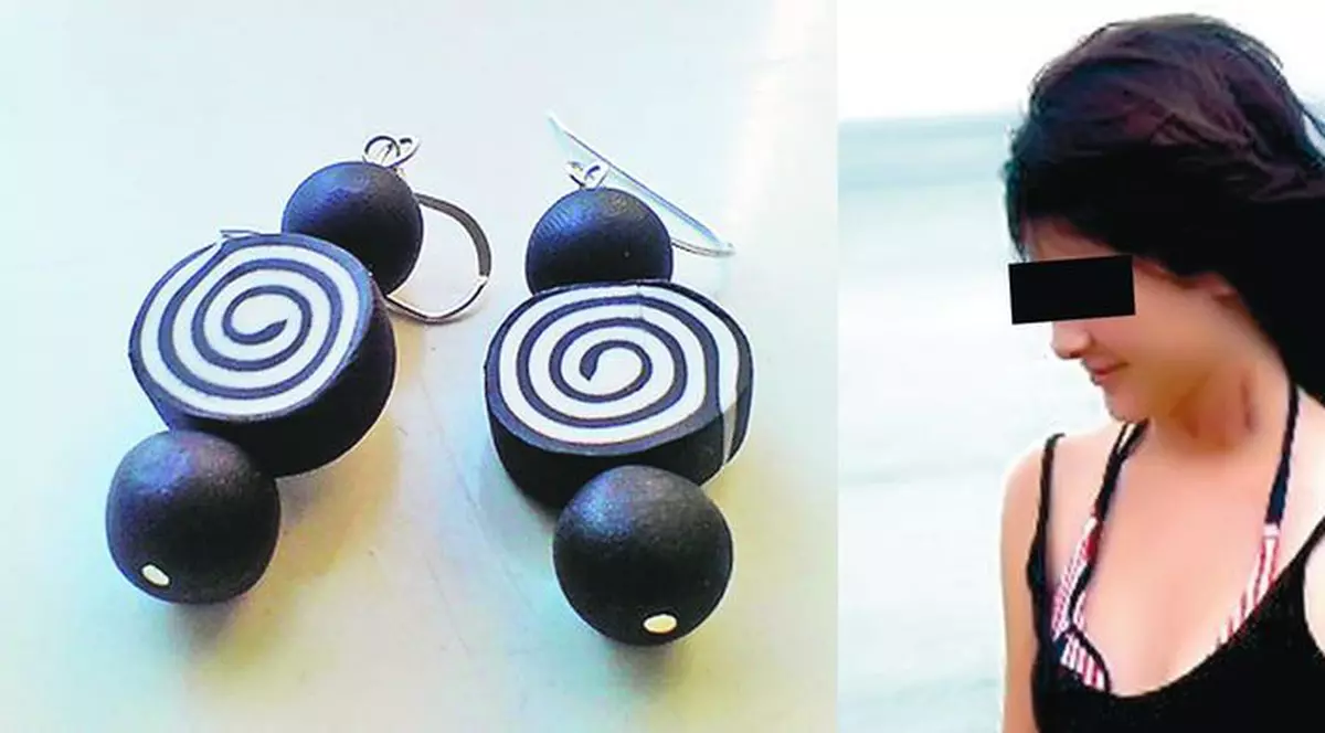 Eleva ucigaşă face cercei din lut