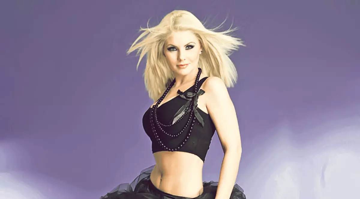 VIP HOROSCOP - Adina de la Heaven vrea doar bărbaţi serioşi