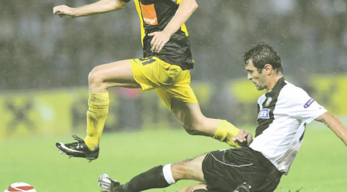 Au pus botniţă bucuriei