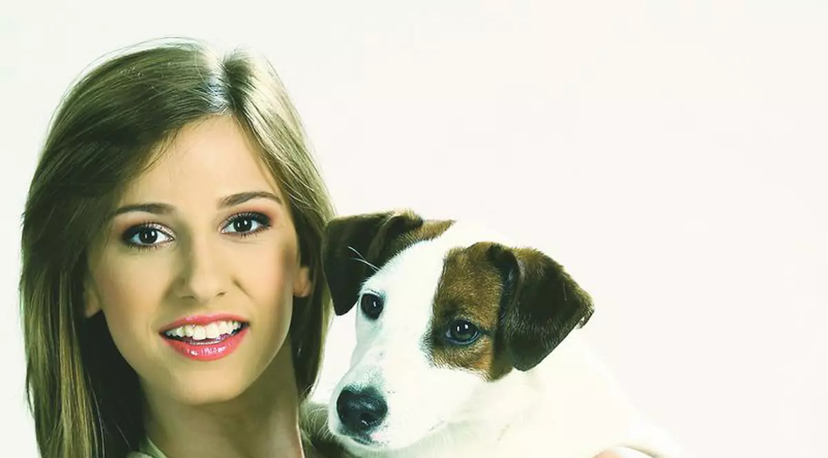 Îşi sărbătoreşte ziua odată cu câinele ei