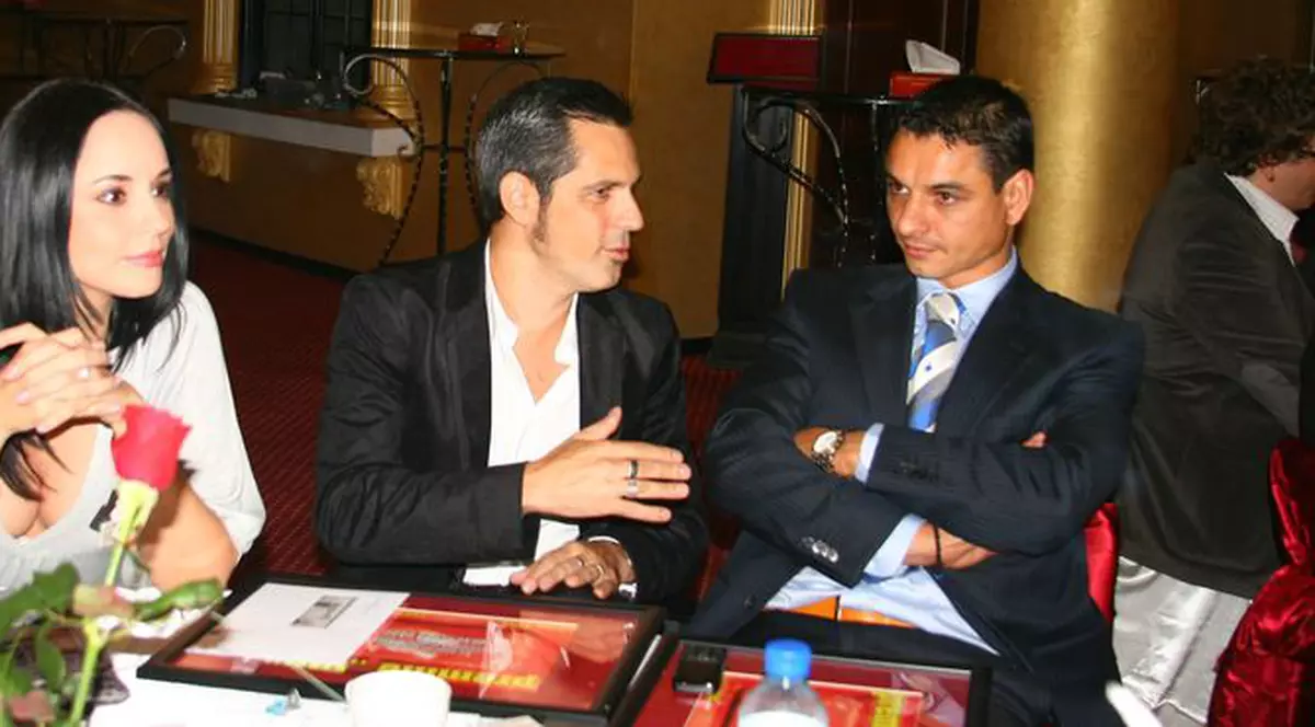 Oau! Ce decolteu are Zâna!