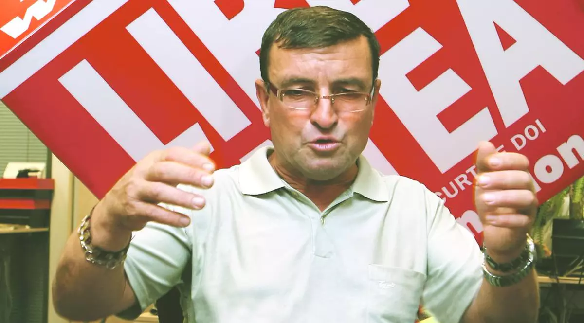 Şi-a făcut iubita să sară pe geam