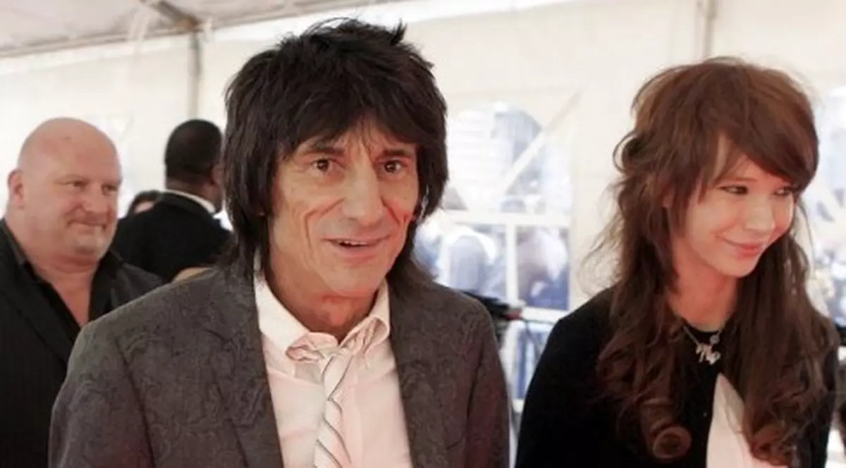 Iubita chitaristului Rolling Stones vrea să fie precum Cheeky Girls