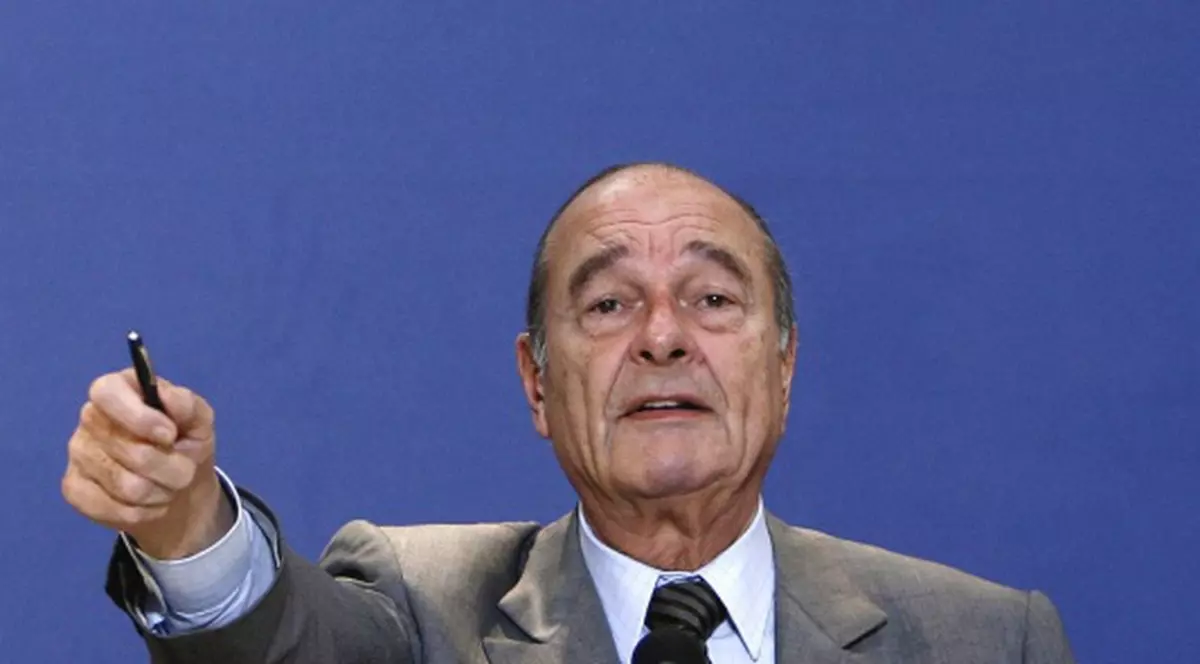 Chirac, muşcat de câinele său căruia îi e dor de Palatul Elysee