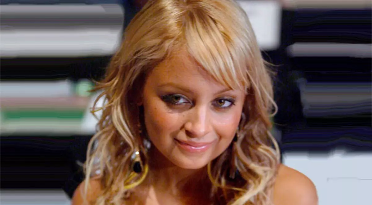 Nicole Richie, accidentată de paparazzi