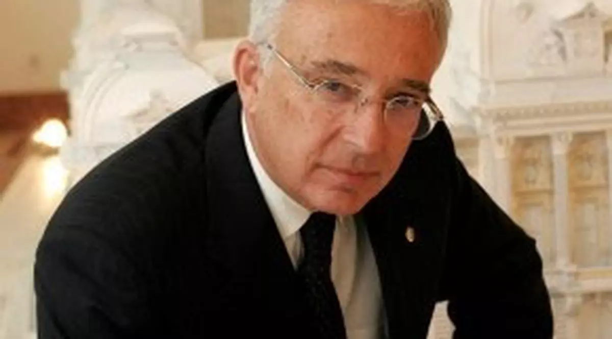 Isărescu a fost votat în unanimitate guvernator al BNR 