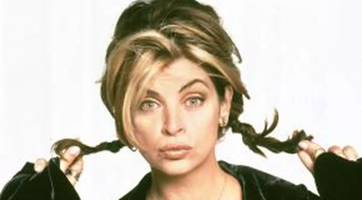 Kirstie Alley şi Demi Moore, război pe Twitter cu Perez Hilton