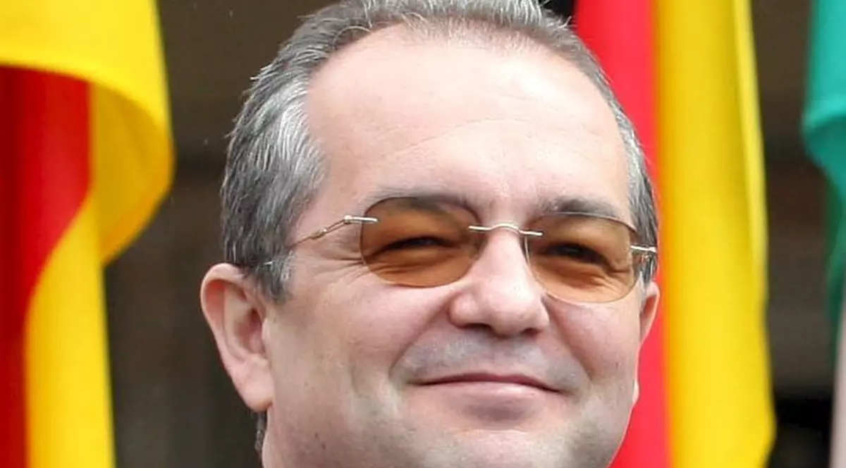 Boc: "Probaţi acuzaţiile de cumpărare de voturi!" 