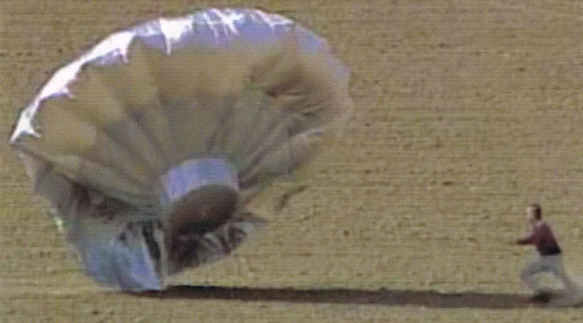 Copilul dispărut nu era în balon, era în cutie!