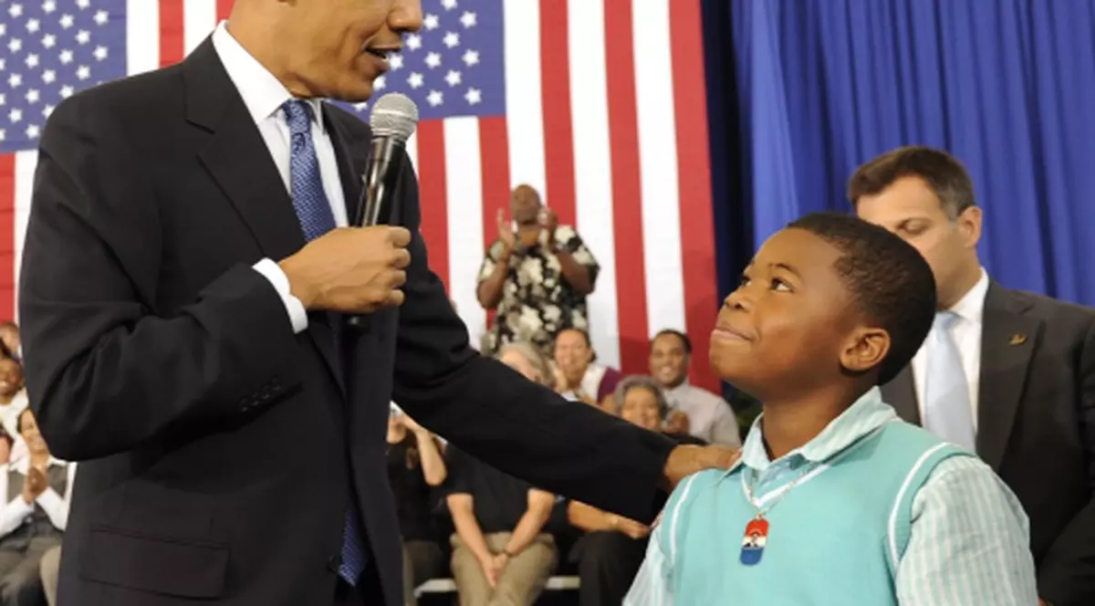 "Obama, de ce te urăşte lumea?"