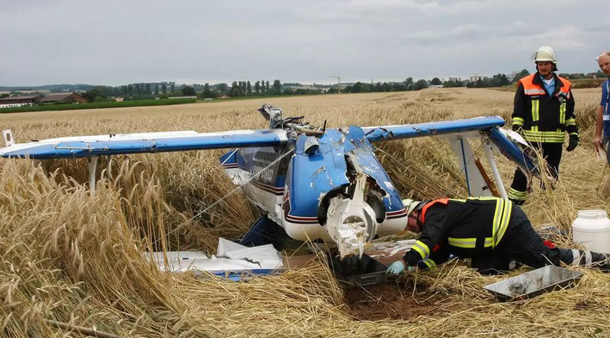 Două avioane s-au ciocnit în zbor