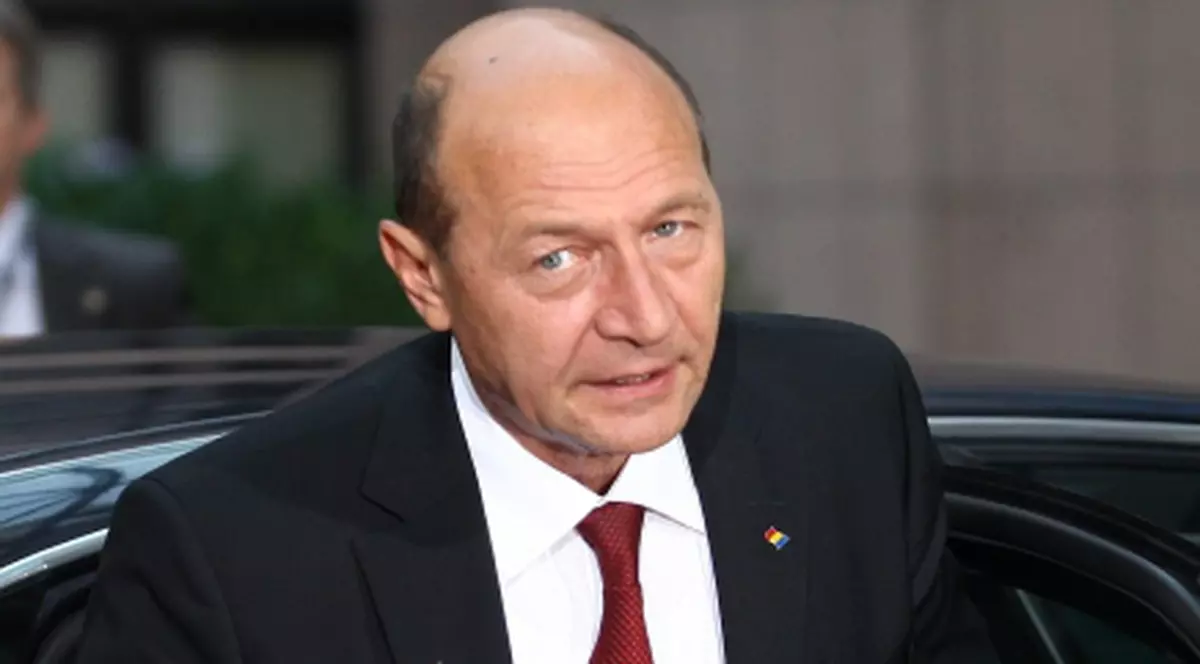 Băsescu: "Voi câştiga, dacă asta mă întrebaţi"