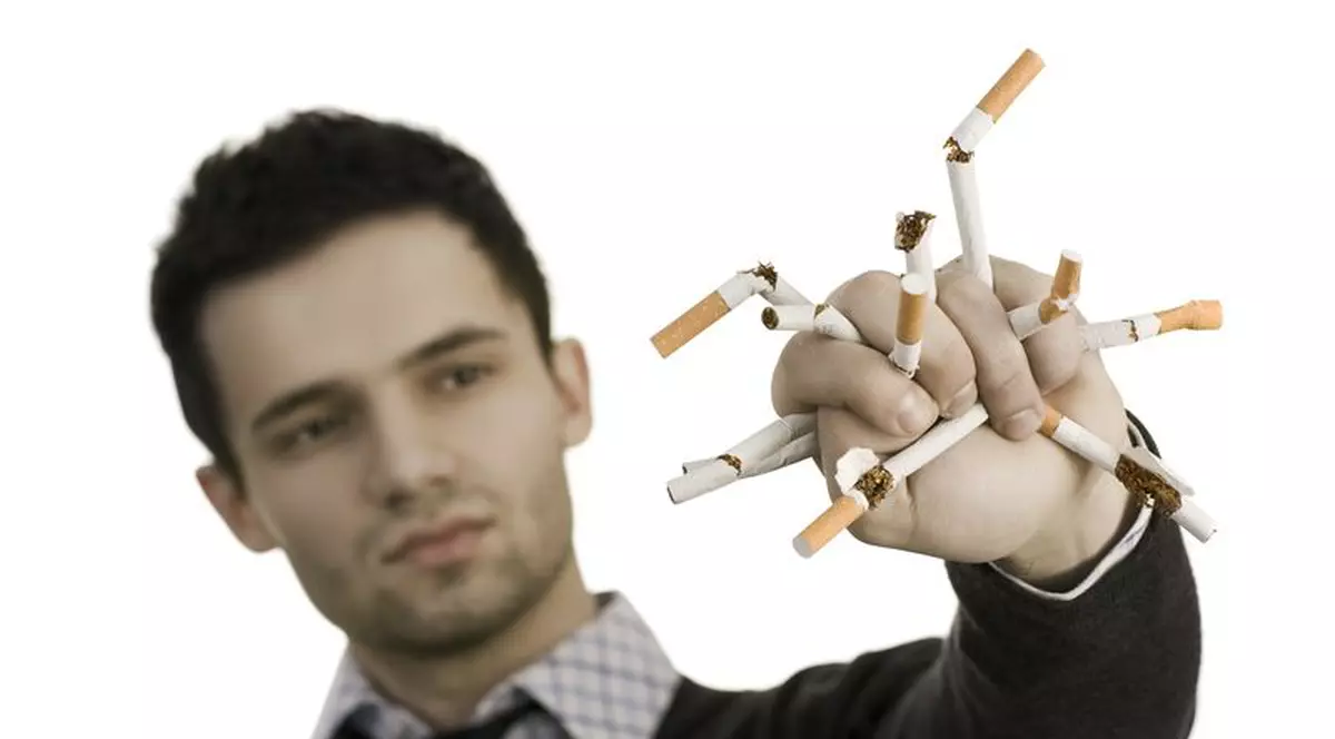 Jumătate dintre adolescenţi resping fumatul datorită imaginilor de pe pachete