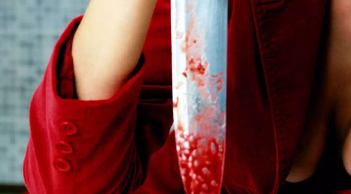 A fugit din spital, deşi era înjunghiată