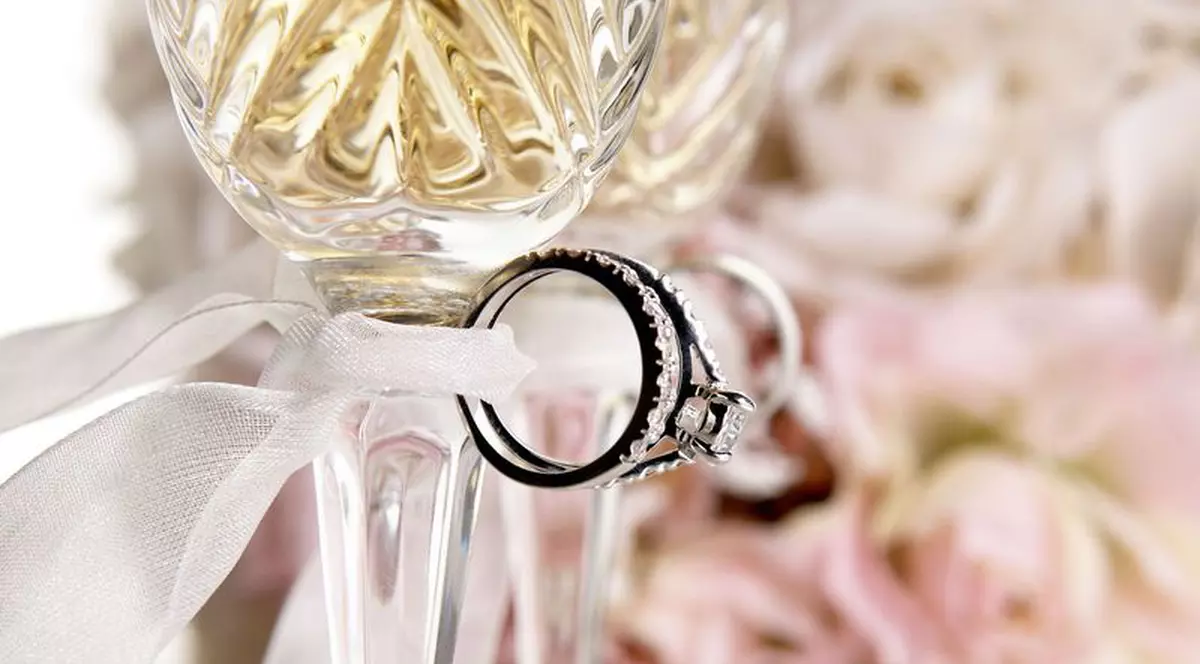 La 112 ani s-a căsătorit cu o fată de 17 ani