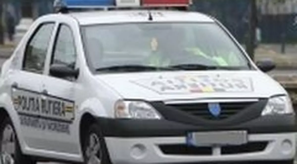 Poliţişti bătuţi de hoţii pe care i-au prins în flagrant